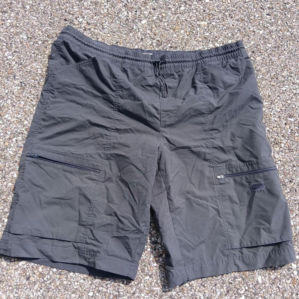 Nike Shorts Mens XL Gray Swim Trunks Board Zip Pockets Elastic Waist Lightweight